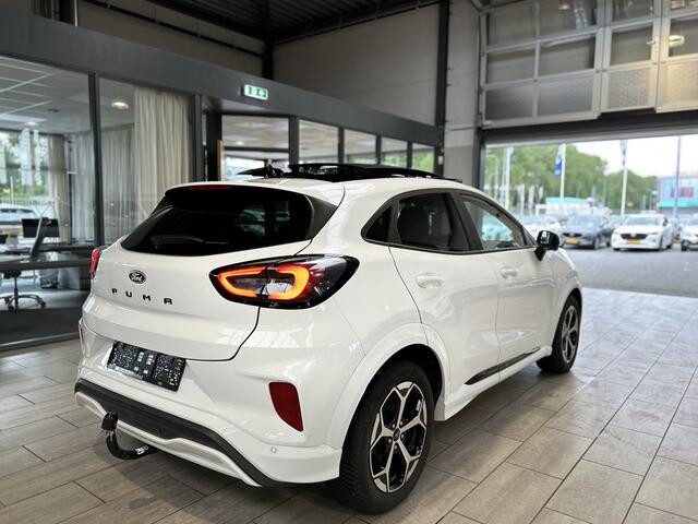 Ford PUMA EcoBoost 125 pk Hybrid ST-Line | Trekhaak | Winter Pack | Adapt. Cruise | Pano | Full LED | Elektr. achterklep |
