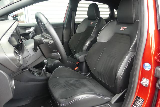 Ford PUMA 1.5 EcoBoost ST-X PERFORMANCE PACK, AFN. TREKHAAK, WINTER PACK, CRUISE, CLIMA, NAVI, CAMERA, PDC V&A, APPLE CARPLAY/ANDROID AUTO, BLIS, KEYLESS, B&O, 86.259KM