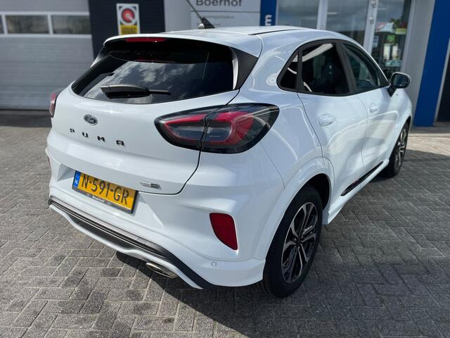 Ford PUMA EcoBoost Hybrid ST-Line 125PK | Nw geleverd 1e Eig. | Winterpack | Clima | Cruise | Privacy glass | Carplay | Draadloos laden telefoon |