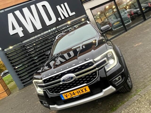 Ford RANGER 3.0 V6 AUT 240 PK 4X4 EURO 6 VAN 3500KG PLATINUM BPM VRIJ ! 2024 V.A ¤ 63.900 EXCL LAATSTE KANS VOOR BPM VRIJE BEDRIJFSAUTO - LEDER-NAVI CLIMA ADAPTIVE CRUISE - 3500 KG TREKKRACHT afgebeelde multi functionele hardtop en lades tegen meerprijs . we richten