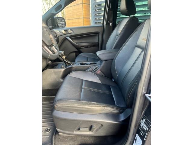 Ford RANGER 2.0 TD 213 PK AUT EURO 6 LEDER NAVI CLIMA CRUISE RAPTOR PACK NAP ¤ 24495 EXCL Auto in zeer goede staat dealer onderhouden , mag 3500 kg trekken , meest luxe uitvoering met hardtop met 3 zijkleppen . afleverpakket naar keuze
