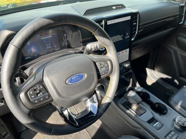 Ford RANGER 3.0 V6 TD AUT 4WD BPM VRIJ ! 2 PERS VAN LEDER NAVI CLIMA CRUISE 20 INCH ¤ 51.900 EXCL FISCAAL ZEER VOORDELIGE FULL OPTIONS PICK UP , MAG 3500 KG TREKKEN BPM VRIJ STELLING VOOR ONDERNEMERS auto schade vrij dealer onderhouden met leder navi addaptive 