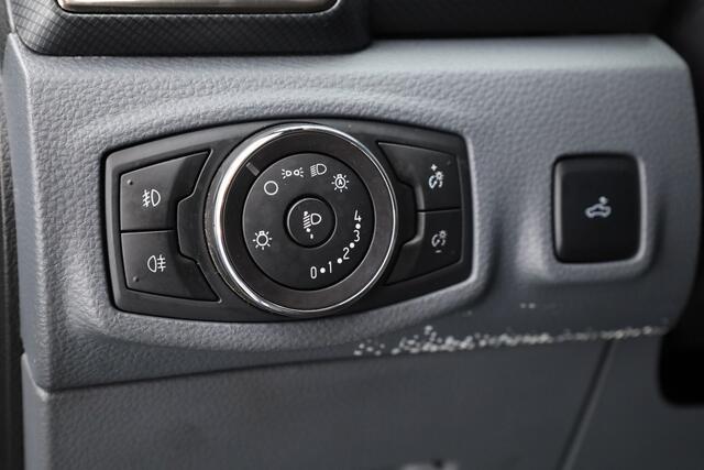 Ford RANGER 3.2 TDCi Wildtrak Supercab | 5 persoons | CarPlay | Camera | 3.500 kilo trek. | DAB