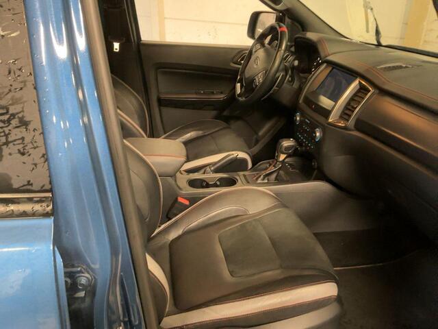 Ford RANGER 2.0 Double Cab EcoBlue Raptor | Trekhaak | Stoelverwarming | Achteruitrijcamera | Navigatiesysteem