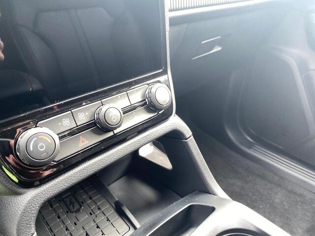 Ford RANGER Wildtrak Double Cab PHEV | DIRECT LEVERBAAR | 278PK | Trekhaak | Blis | 12" Infotainment scherm met SYNC 4 | Elektrisch 8-weg verstelbare en verwarmbare stoelen | 18" Lichtmetalen velgen