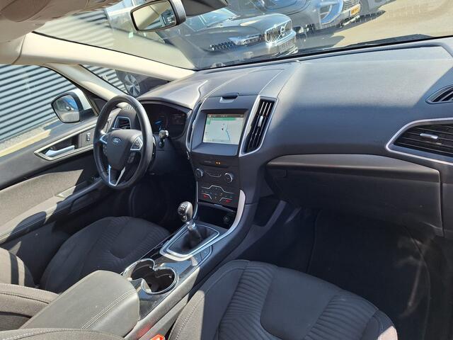 Ford S-MAX 1.5 Titanium 7persoons | Navigatie | Camera | Carplay | Cruise Control | L.M. 17" | Climate Control | Parkeersensoren | DAB |