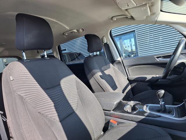 Ford S-MAX 1.5 Titanium 7persoons | Navigatie | Camera | Carplay | Cruise Control | L.M. 17" | Climate Control | Parkeersensoren | DAB |