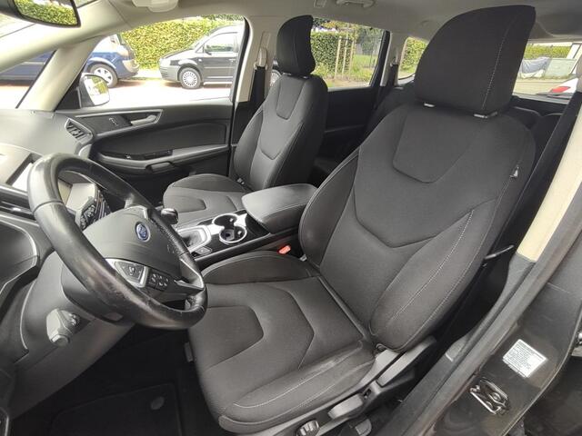 Ford S-MAX TITANIUM