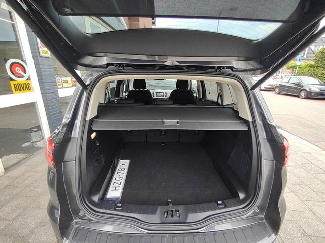 Ford S-MAX TITANIUM