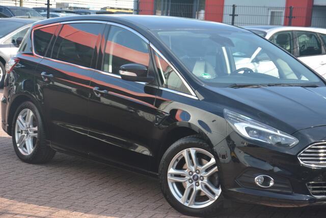 Ford S-MAX 2.0 Vignale Volle S MAX met oa leren bekleding camera cruise dode hoek sensor stoelverwarming camera afneembare trekhaak navigatie automatisch inparkeren Sony audio pdc elektr verstelbare stoelen memory