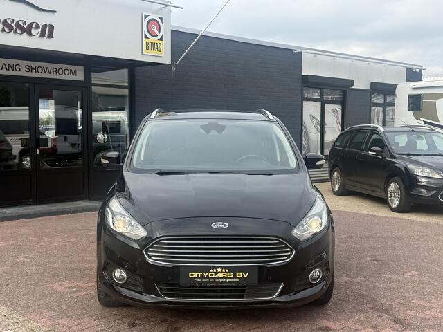 Ford S-MAX 1.5 Titanium 7p. 161 pk navigatie climate ctr cruise ctr keyless entry lmv 17 inch trekhaak xenon led dealer onderhouden