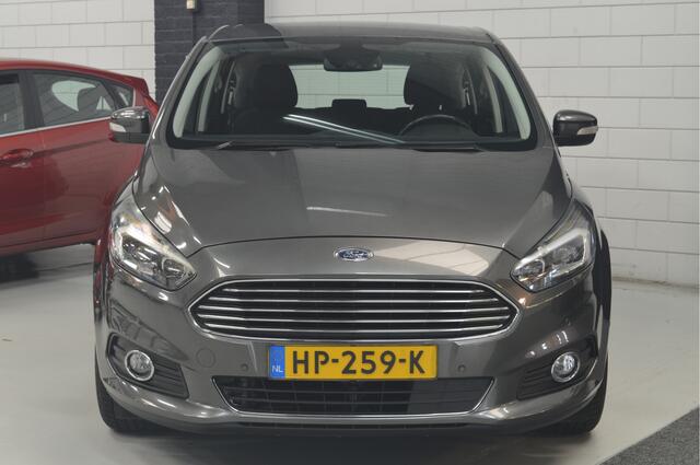 Ford S-MAX 2.0 Titanium 7persoons // AUTOMAAT // ADAPTIVE CRUISE // STUUR&STOELVERWARMING // ELECTR. TREKHAAK //
