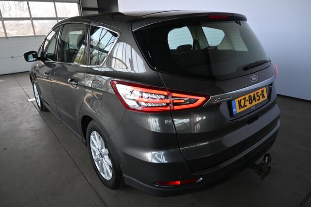 Ford S-MAX 1.5 Titanium Clima Navigatie Cruise Control Stoelverwarming Rijklaarprijs Inruil Mogelijk!