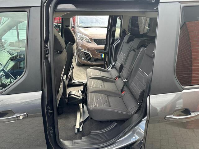 Ford TOURNEO CONNECT Compact Titanium - Rolstoelauto - Rolstoelvervoer - Full Option - Slechts 25.000 km !! - 1e Eigenaar