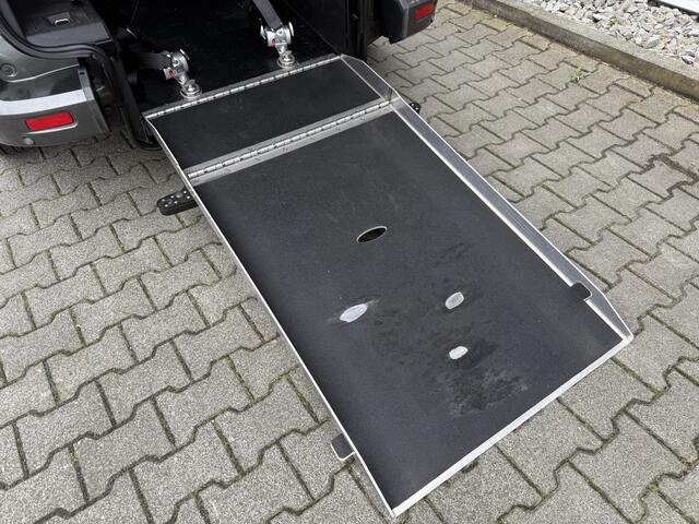 Ford TOURNEO CONNECT Grand 5+1 Rolstoelauto 1.5 TDCi Titanium (Mooie complete 5+1 Rolstoelauto!)