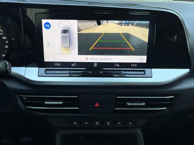 Ford TOURNEO CONNECT 1.5 Active | Navi/Leder/Adapt.Cruise/PanoDak/Camera