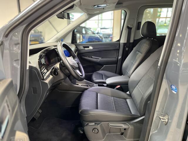 Ford TOURNEO CONNECT 1.5 PHEV 150pk Titanium | Trekhaak |Lederen Bekleding I Winterpack | Adaptive Cruise | AGR | All seasonbanden | Garantie t/m 10-2029 | |