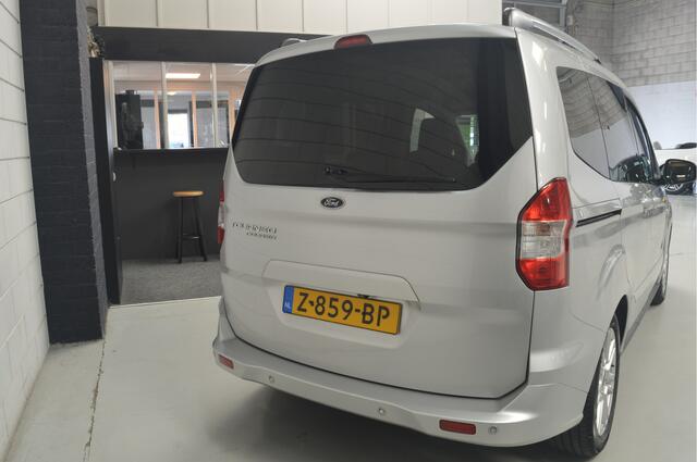 Ford TOURNEO COURIER 1.0 Titanium // AIRCO // NAVI // CRUISE // CAMERA // PARKEERSENSOREN VOOR & ACHTER //