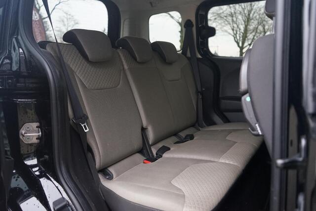 Ford TOURNEO COURIER 1.0 EcoBoost 75kW Titanium , 5-zitter, Trekhaak, 1e eigenaar.