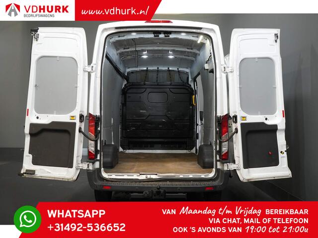 Ford TRANSIT 330 2.0 TDCI 130 pk Aut. L3H2 Trend NL Auto/ Carplay/ Camera/ Cruise/ PDC/ Trekhaak/ Navi/ Airco