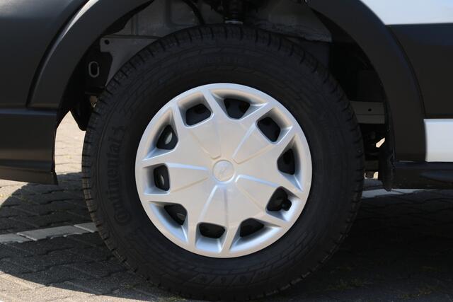 Ford TRANSIT 350 2.0 TDCI L3H2 Trend Voorraad!! Navi / Trekhaak / Safety & Comfort / Stoelverwarming