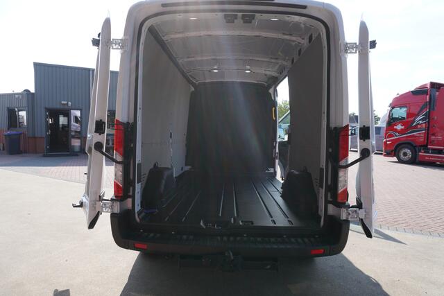 Ford TRANSIT 350L 2.0 TDCI 130PK L3H2 Trend Automaat Airco | Cruise | Navi | Trekhaak