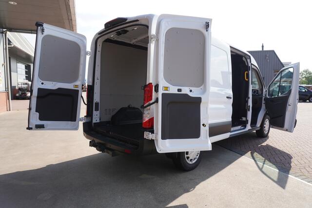 Ford TRANSIT 350L 2.0 TDCI 130PK L3H2 Trend Automaat Airco | Cruise | Navi | Trekhaak