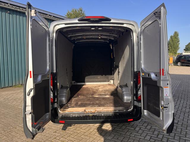 Ford TRANSIT 330 2.0 170Pk TDCI L3H2 Trend / Cruise / Airco / Lease ¤302,- pm / Apk t/m 16-01-2025