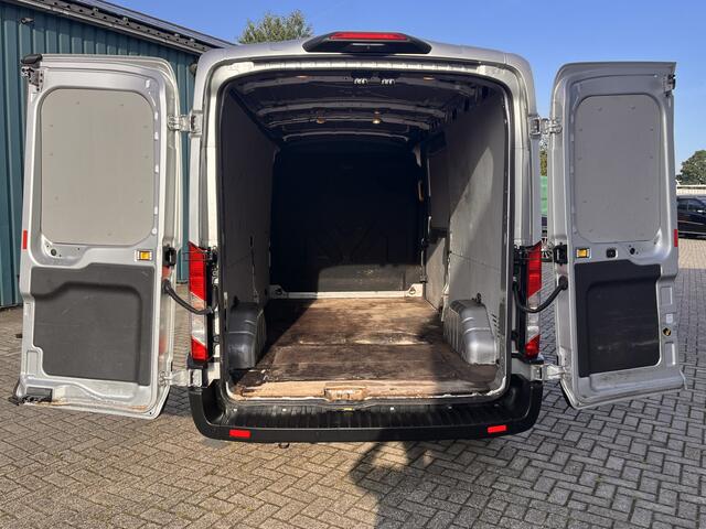 Ford TRANSIT 330 2.0 170Pk TDCI L3H2 Trend / Cruise / Airco / Lease ¤302,- pm / Apk t/m 16-01-2025
