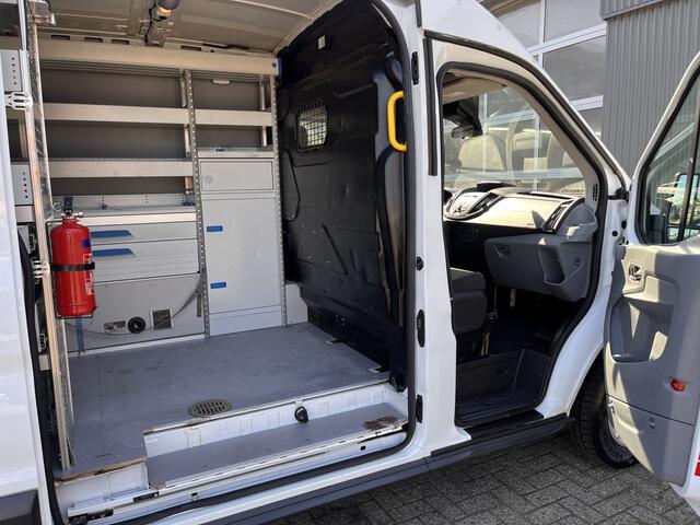 Ford TRANSIT 350 2.2 TDCI L2H2 Werkplaats inrichting Kast Inrichting Servicewagen Trekhaak 2800kg Trekgewicht Standkachel Airco Cruise controle Sortimo 1e eigenaar Dealer onderhouden Euro 6 Bpm vrij
