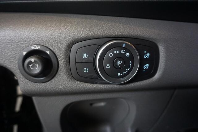 Ford TRANSIT 130pk 2.0 L2H2 Trend Automaat Airco Navigatie Cruise Control Trekhaak