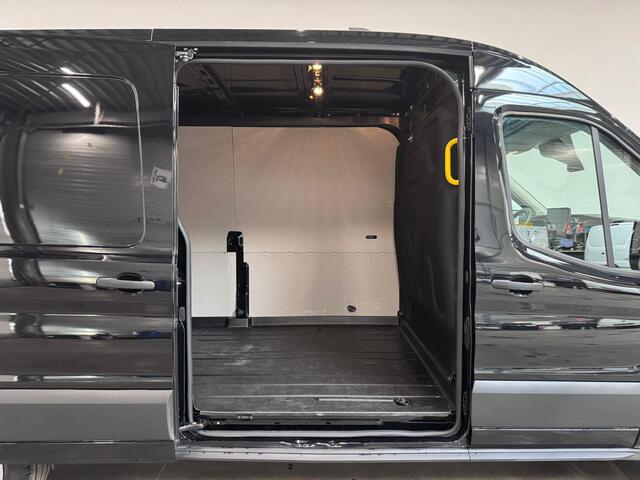 Ford TRANSIT 330 2.0 TDCI L3H2 Trend Automaat Airco Navigatie Camera Trekhaak Cruise Control