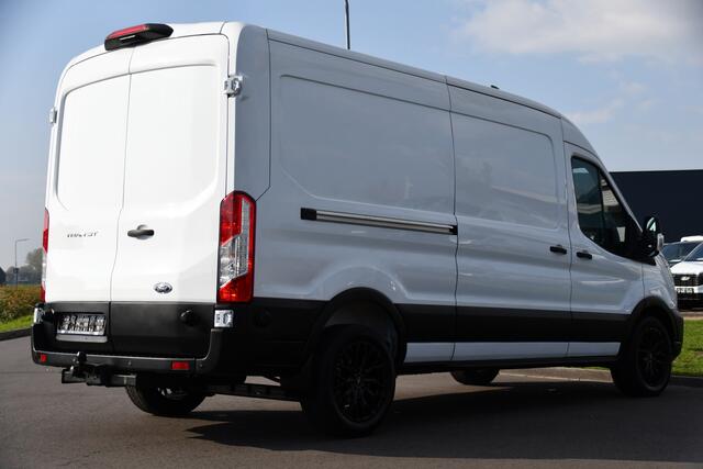Ford TRANSIT 350 2.0 TDCI L3H2 Black & White Edition Cruise, Carplay, Stoelverwarming, NAVI, 130PK, Multimedia, Sensoren, Trekhaak, UNIEK!