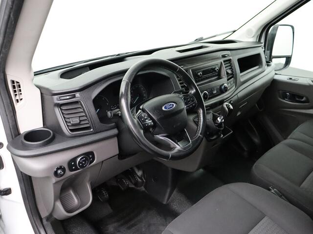 Ford TRANSIT 2.0TDCI 130PK L3H2 | Airco | Cruise | 3-Persoons | Betimmering