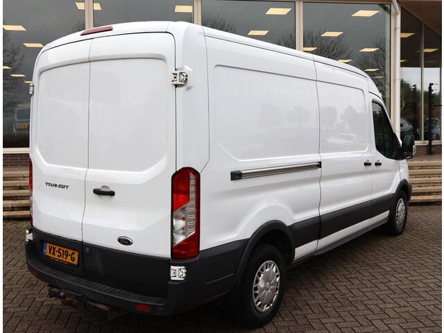 Ford TRANSIT 330 2.2 TDCI 155 PK L3H2 TREND + CAMERA / 2800 KG TREKHAAK / NAVIGATIE