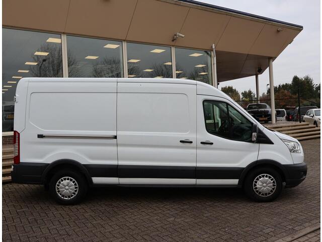 Ford TRANSIT 330 2.2 TDCI 155 PK L3H2 TREND + CAMERA / 2800 KG TREKHAAK / NAVIGATIE