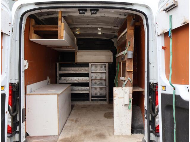 Ford TRANSIT 330 2.2 TDCI 155 PK L3H2 TREND + CAMERA / 2800 KG TREKHAAK / NAVIGATIE