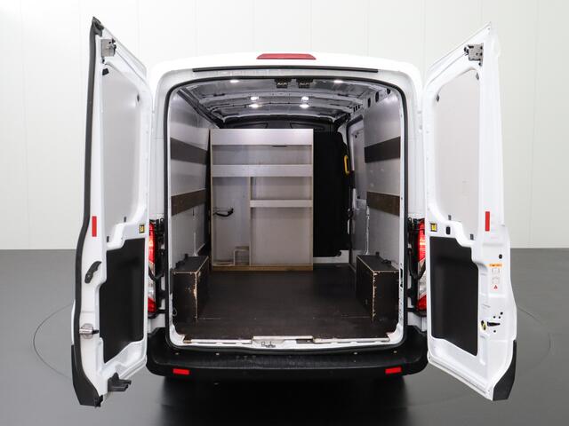 Ford TRANSIT 2.0TDCI 130PK L3H2 | Airco | Cruise | 3-Persoons | Betimmering