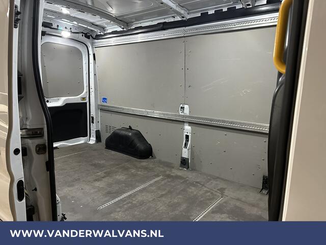 Ford TRANSIT 2.0 TDCI 131pk L3H2 Euro6 Airco | Camera | Navigatie | Cruisecontrol Apple Carplay, Android Auto, Verwarmde voorruit, Stoelverwarming, Parkeersensoren, Bijrijdersbank