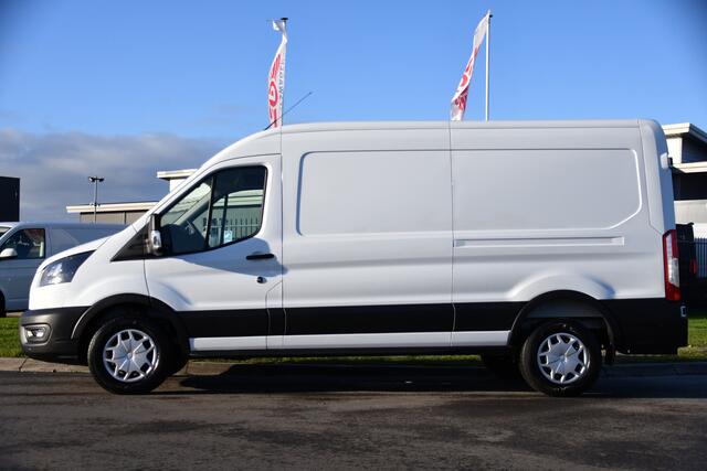 Ford TRANSIT 350 2.0 TDCI L2H3 RWD 3500KG Trekhaak, Camera, Cruise, Sensoren, Automaat, 170PK, Stoelverwarming, UNIEK!