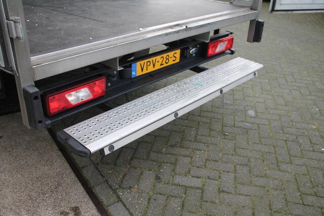 Ford TRANSIT 2.0 TDCI 130PK L4 Bakwagen EURO 6 - Airco - Cruise - PDC - ¤ 16.950,- Excl.