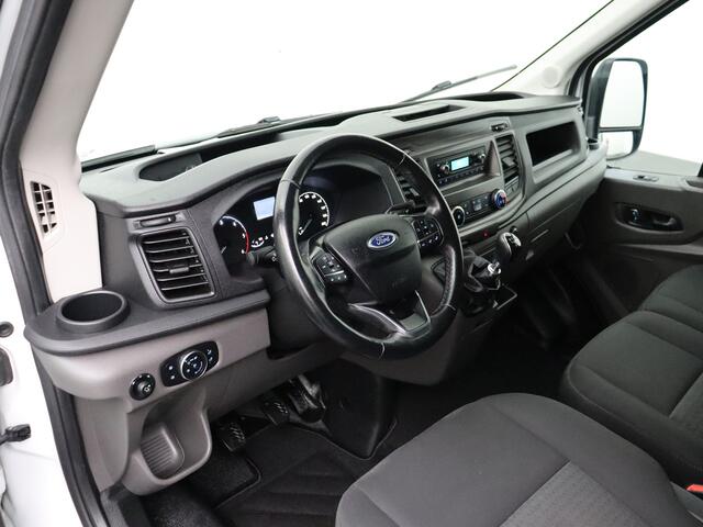 Ford TRANSIT 2.0TDCI 130PK L3H2 | Airco | Cruise | 3-Persoons | Betimmering