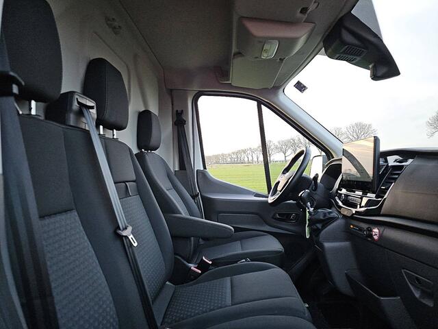Ford TRANSIT 2.0 TDCI L2H2 Trend Navi 130Pk Airco 3-Zits 360camera Stoelverwarming Euro6 Verlengde Fabrieksgarantie