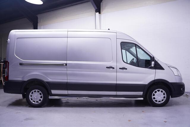 Ford TRANSIT 2.0 TDCI 130 pk L3H2 Trend Navi, Camera Trekhaak 2.500 kg, Sidebars, Cruise Control, NAP, 1e Eig., 3-Zits