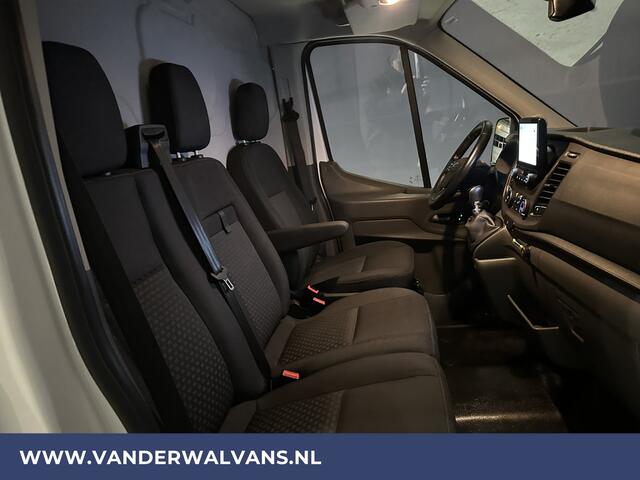 Ford TRANSIT 2.0 TDCI 131pk **BPM VRIJ voor de Ondernemer** L3H2 Euro6 Airco | Navigatie | Camera | Apple Carplay, Android Auto, Cruisecontrol, Parkeersensoren, Stoelverwarming, Verwarmde voorruit, Bijrijdersbank