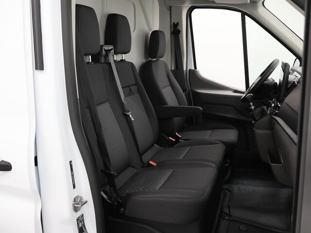 Ford TRANSIT 350 2.0 TDCI L3H2 Trend Navigatie | Stoelverwarming | Trekhaak 2500 KG AHW | Airco | 3-Zits | NIEUW | Carplay - Android Auto | Laadruimte Pakket | Cruise Control | Multifuntioneel Stuurwiel