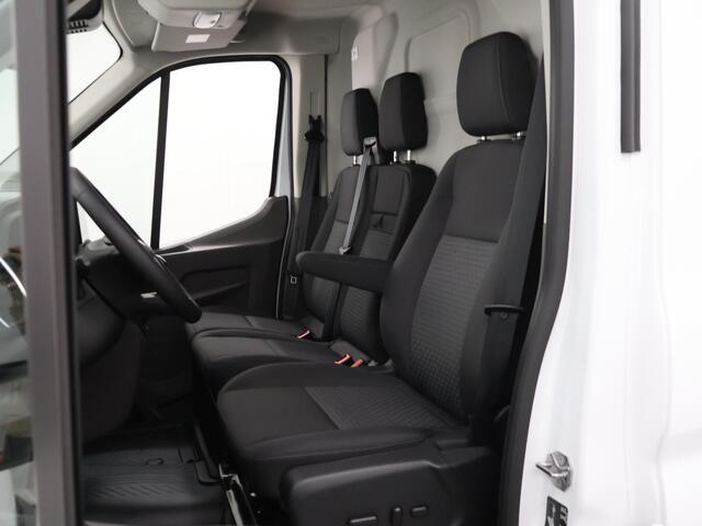 Ford TRANSIT 350 2.0 TDCI L3 H2 Trend Navigatie | Stoelverwarming | Trekhaak 2500 KG AHW | Airco | 3-Zits | NIEUW | Carplay - Android Auto | Laadruimte Pakket | Cruise Control | Multifuntioneel Stuurwiel