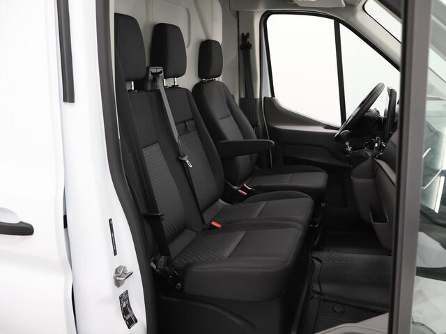 Ford TRANSIT 350 2.0 TDCI L3 H2 Trend Navigatie | Stoelverwarming | Trekhaak 2500 KG AHW | Airco | 3-Zits | NIEUW | Carplay - Android Auto | Laadruimte Pakket | Cruise Control | Multifuntioneel Stuurwiel