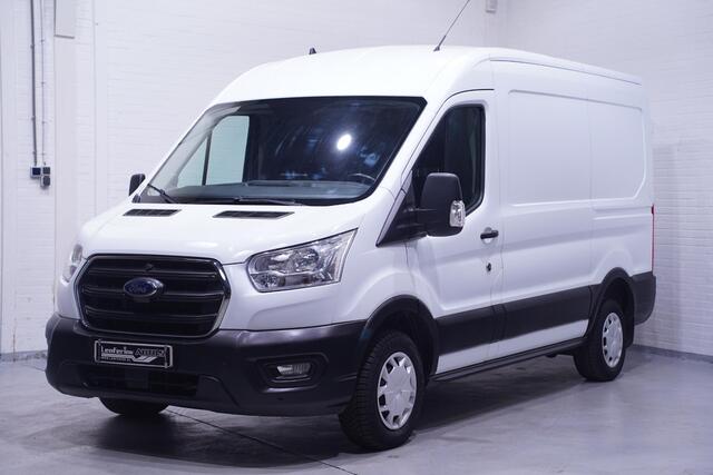Ford TRANSIT 2.0 TDCI 130 pk L2H2 Trend Navi, Trekhaak Cruise Control, PDC V+A, Apple Carplay, NAP, NL Auto, 3-Zits