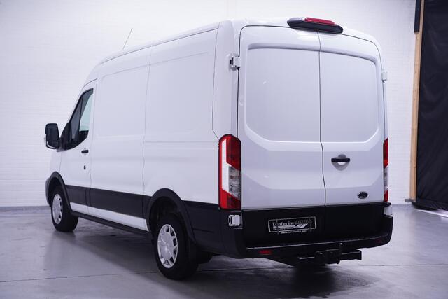 Ford TRANSIT 2.0 TDCI 130 pk L2H2 Trend Navi, Trekhaak Cruise Control, PDC V+A, Apple Carplay, NAP, NL Auto, 3-Zits